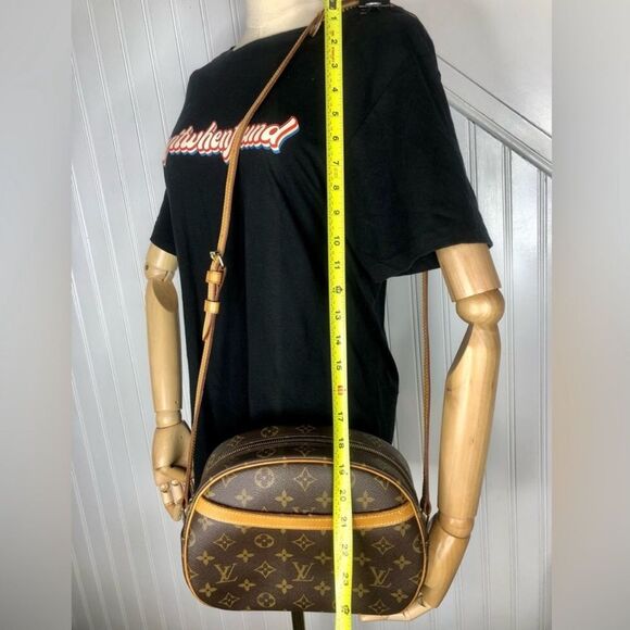 LOUIS VUITTON BLOIS Monogram Crossbody Shoulder Bag COMES WITH: LV Dust Bag COA - Picture 14 of 17